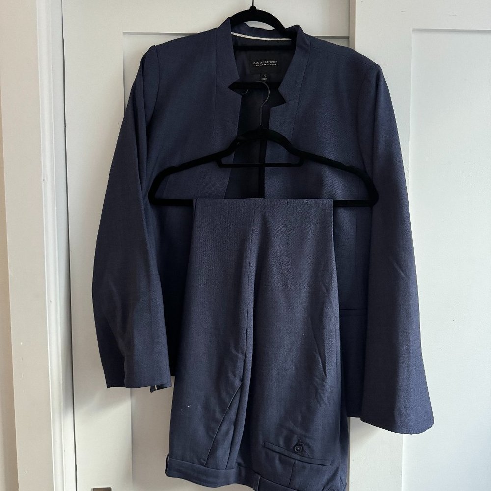 Banana Republic - Women's Suit - (Long & Lean Blazer + Logan Pants) - Navy